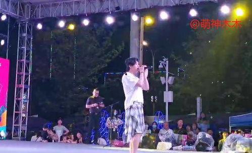 李炜退出娱乐圈了吗,告别演艺生涯，新生活篇章开启  第2张