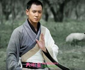 演员韩栋个人资料,影视界多面手，从古装剧小生到实力派演员的蜕变之路