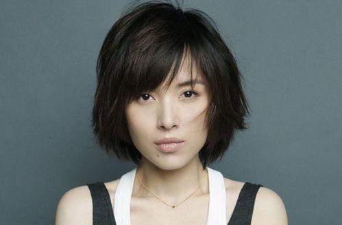 明星李佳,璀璨星途，优雅绽放  第1张